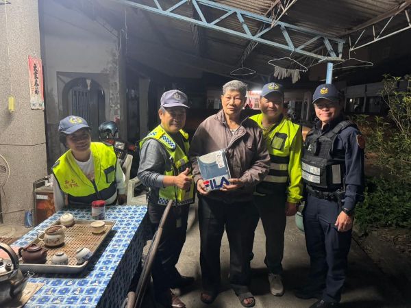 屏東分局攜手崙上社區巡守隊　發放保暖衣關懷弱勢1